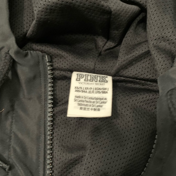 Wind breaker - Picture 3 of 3